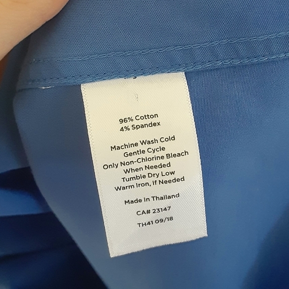 Talbots Non-Iron Blue Buttondown Top - Picture 4 of 4